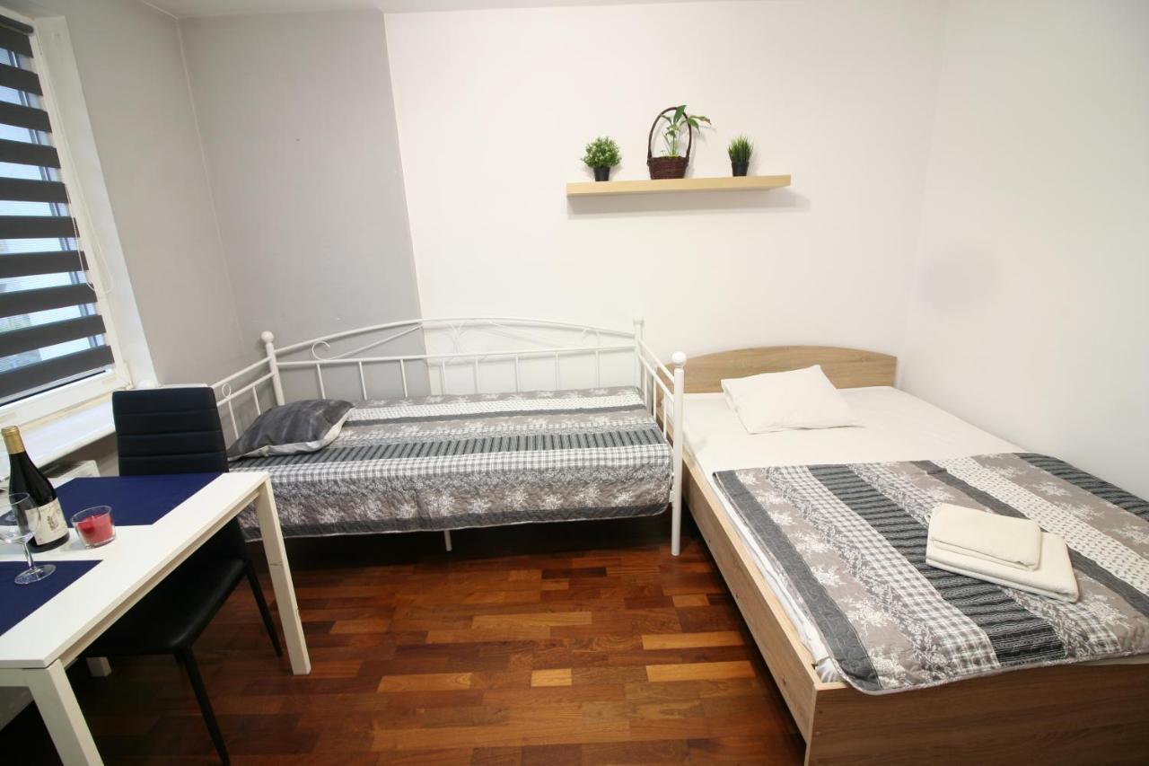 Apartamenty Varsovie Twarda City エクステリア 写真